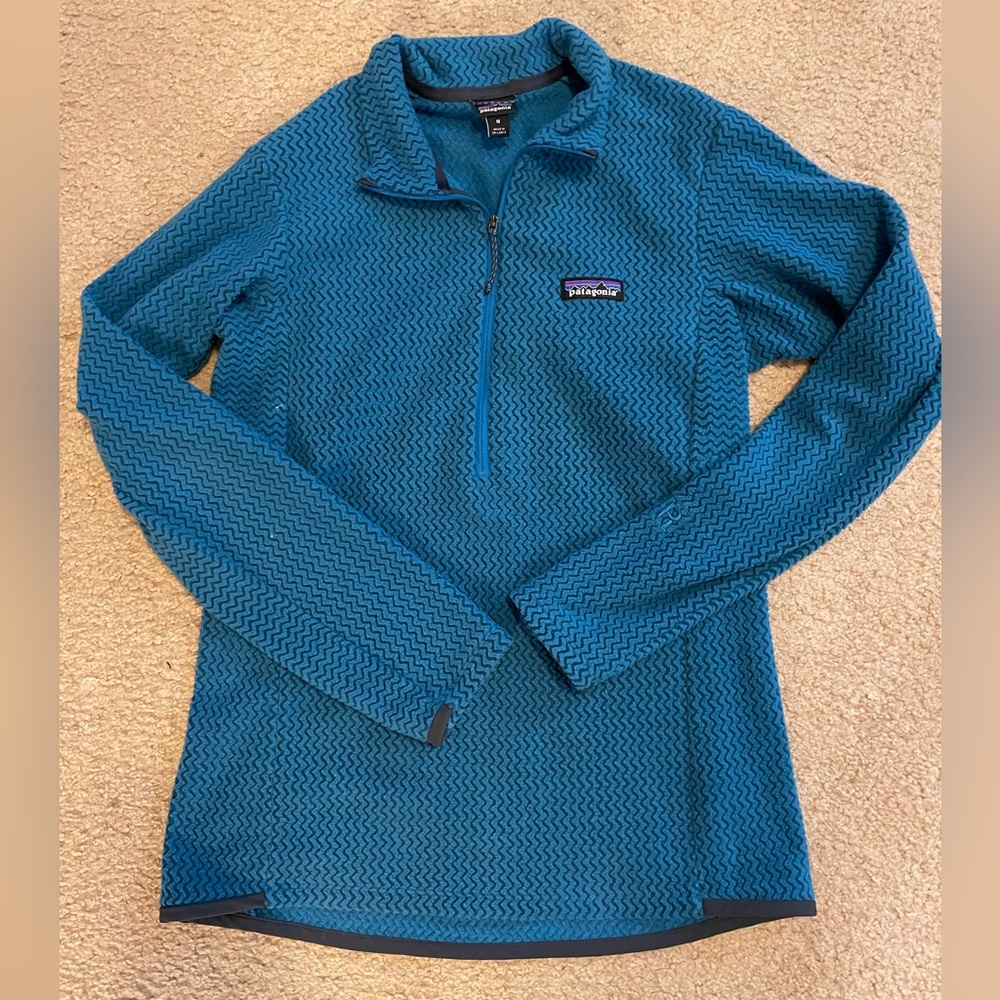 Women’s Patagonia quarter zip pull over teal, size M